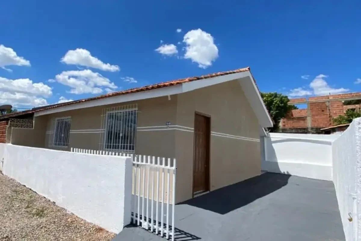 🏡 Casa reformada à venda – Fazenda Rio Grande | Bairro Iguaçu