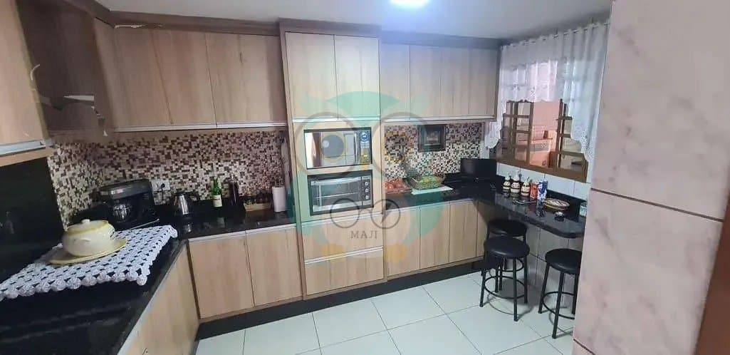 🏡✨ CASA IMPECÁVEL NO PINHEIRINHO! ✨🏡 - foto 3