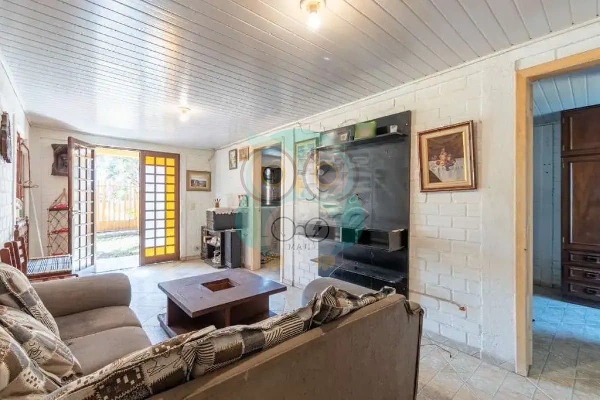 🏡✨ CASA COM AMPLO TERRENO EM COLOMBO! ✨🏡 - foto 3